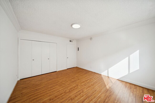 Building Photo - 131 Orlando Ave