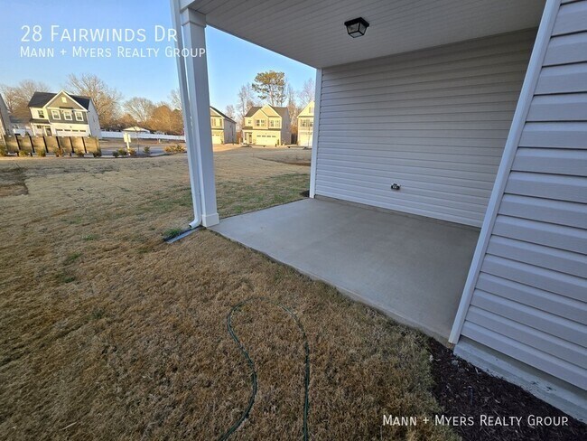 Building Photo - 28 Fairwinds Dr