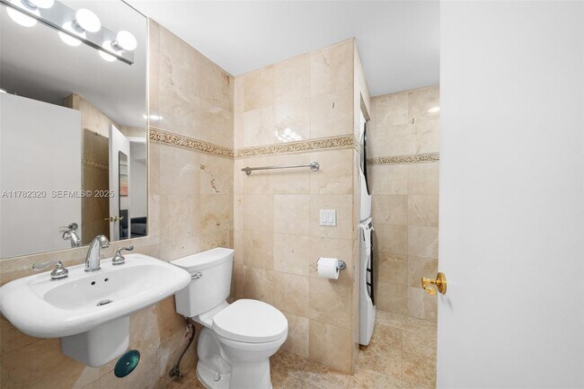 Building Photo - 4775 Collins Ave