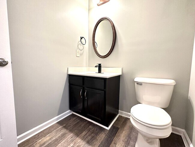 Building Photo - Move-In Special Available! Beautiful Singl...