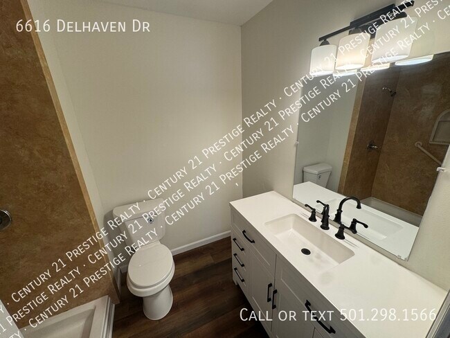 Building Photo - 6616 Delhaven Dr
