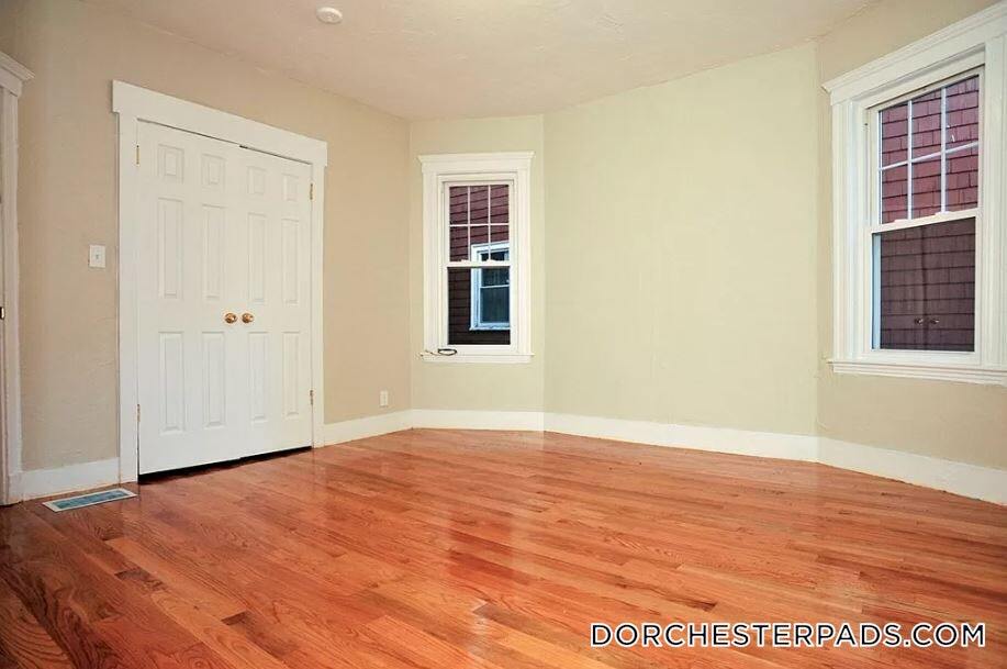 Building Photo - 29 Ridgewood St