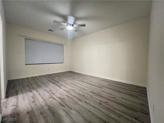 Building Photo - 10524 Isola Bella St