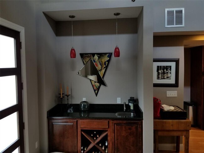 Building Photo - 1410 North St