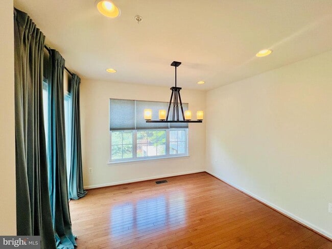 Building Photo - 11620 Amaralles Dr