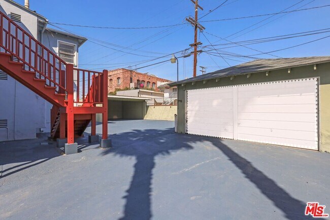 Building Photo - 4411 Victoria Park Dr