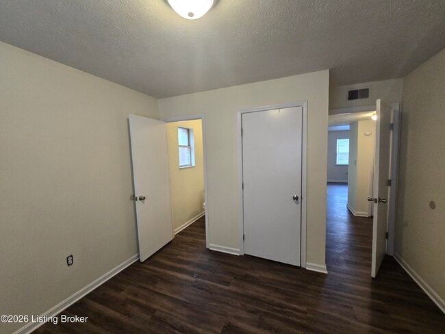 Building Photo - 3212 Springfield Dr