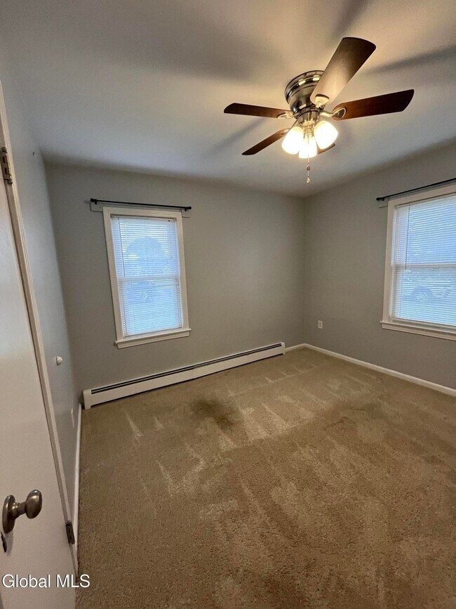 Building Photo - 36 Glenville St