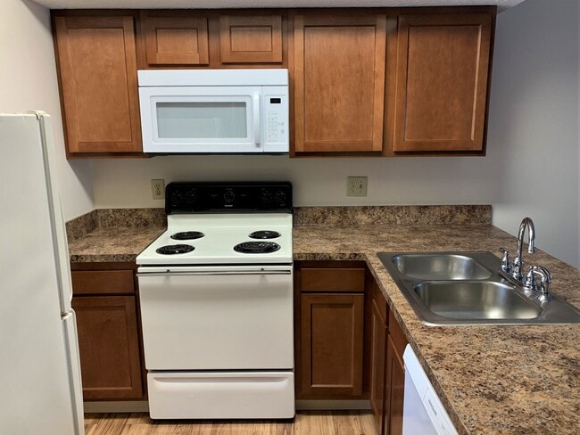 Building Photo - 5852 Aqua Bay Dr