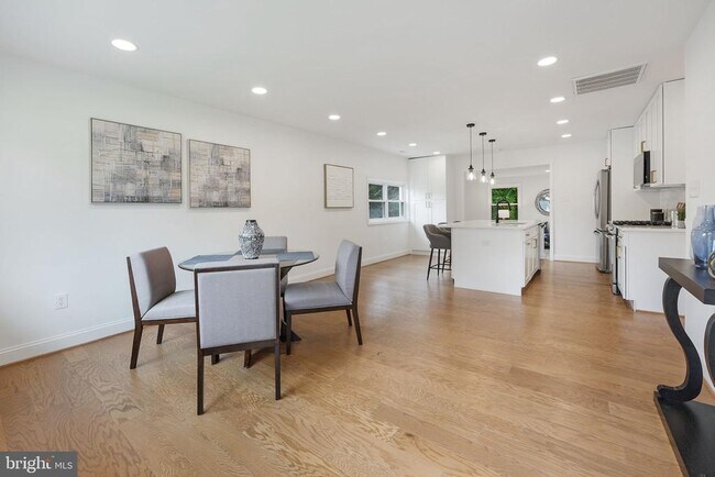 Primary Photo - 14332 Belleville Ave