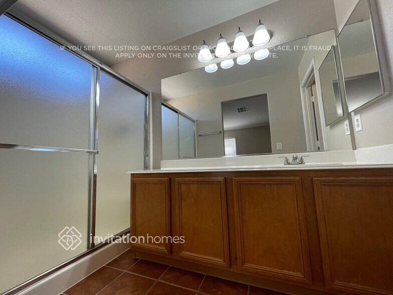 Building Photo - 1405 Dream Bridge Dr