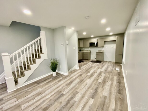 Building Photo - 2 Bedroom, 1 Bath Home in the Heart of Mid...