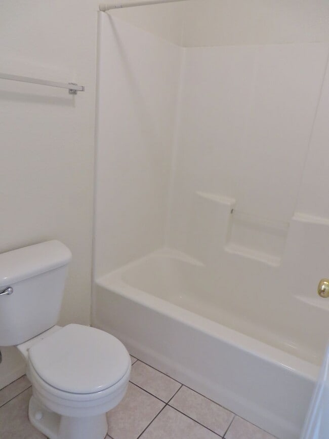 Building Photo - 2 Bedroom 2 Bathroom Unit In Georgetown