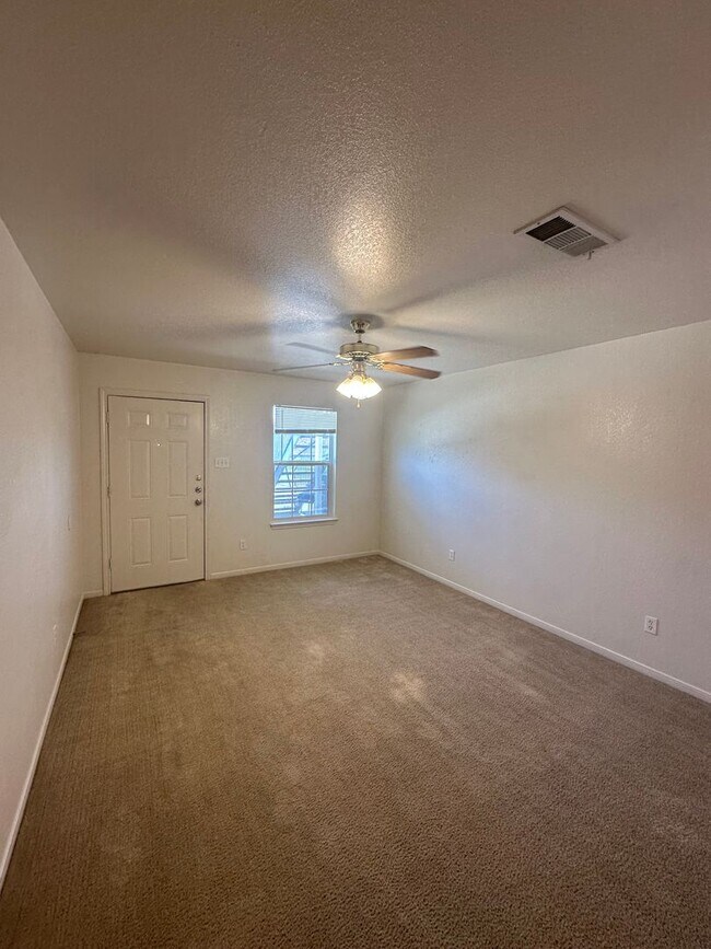 Building Photo - AVAILABLE SOON!