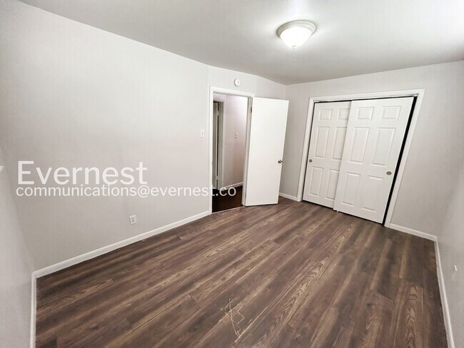 Building Photo - 2 Bed, 1 Bath Home in Saint Louis / Pet-Friendly / Vouchers Accepted / Available Now!