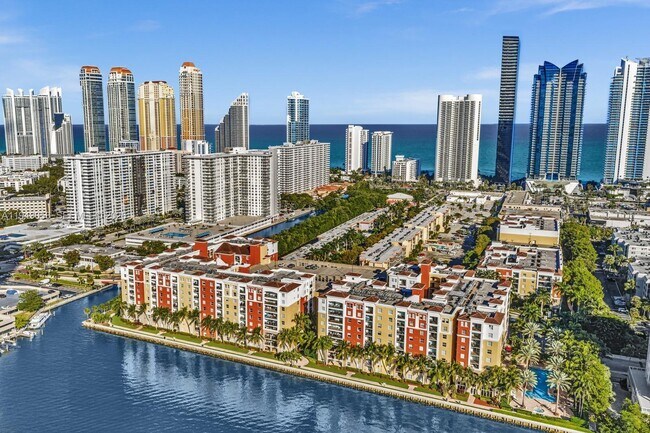 Building Photo - 17100 N Bay Rd