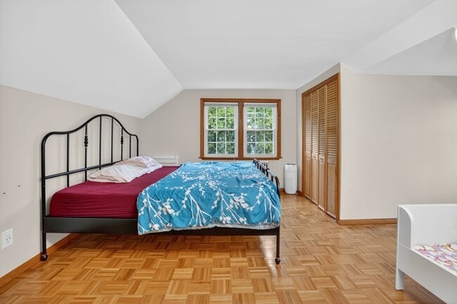 Building Photo - 13 Pleasant St