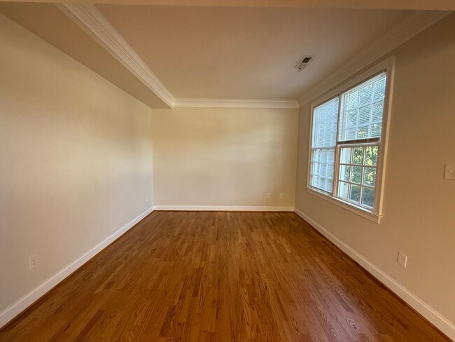 Building Photo - 1525 Old Trail Dr