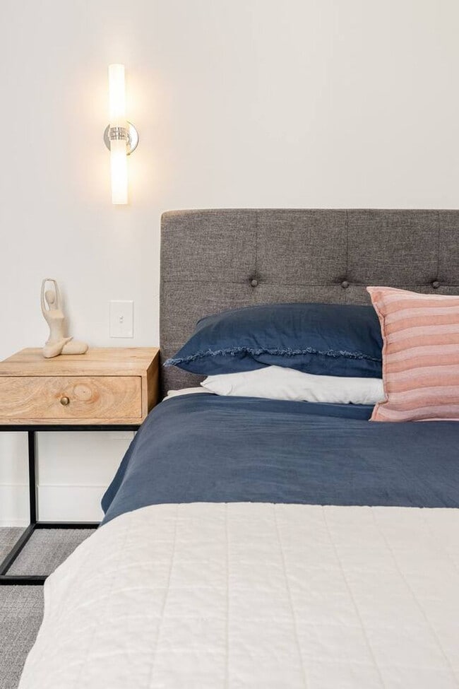 Building Photo - 1326 Broadway-SI ID1324946P