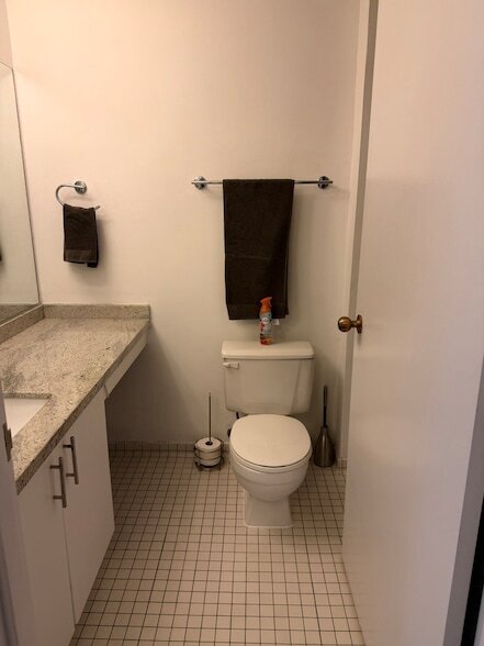 Building Photo - 401 E Ontario St