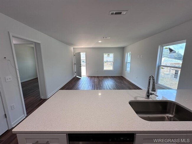 Building Photo - 214 Charleston Dr