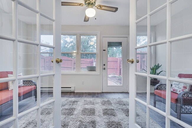 Building Photo - 5213 Clover Hill Dr