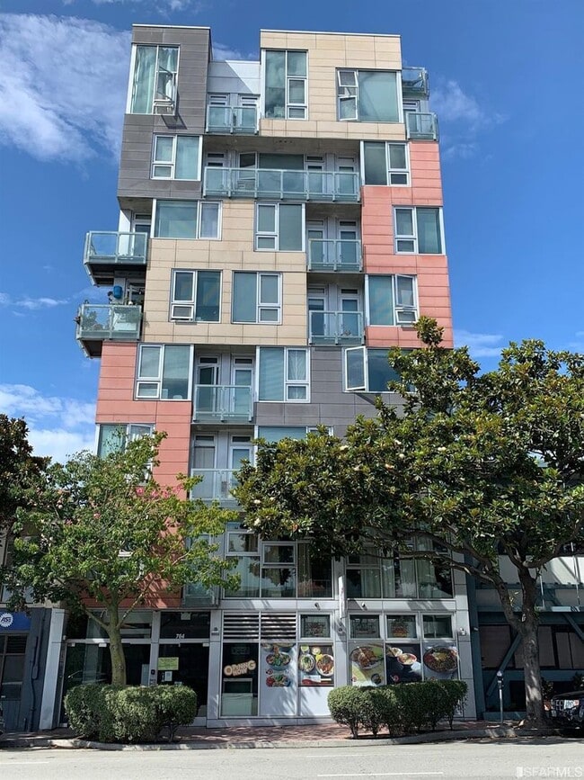 Building Photo - Stylish Bright Studio at The Cubix!