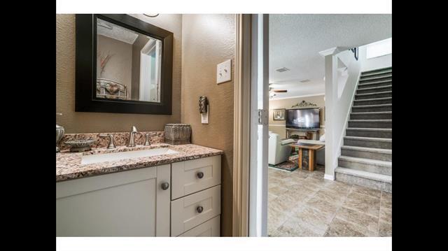 Building Photo - 5425 Comanche Wells Dr