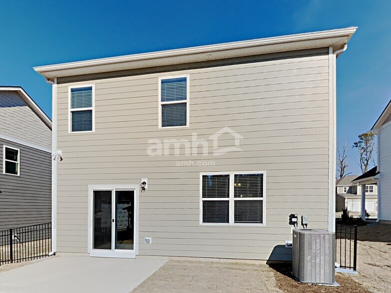 Building Photo - 3235 Brierhill Rd