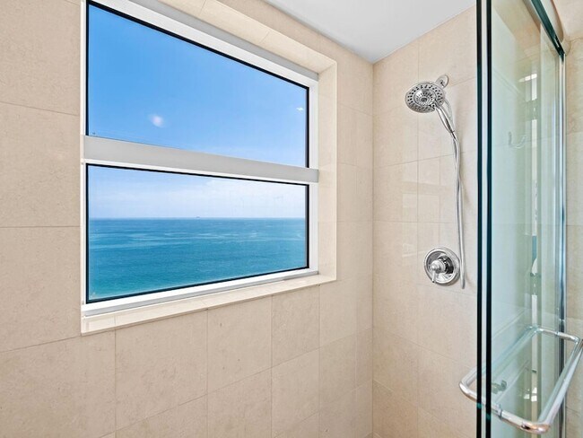 Building Photo - 2110 N Ocean Blvd