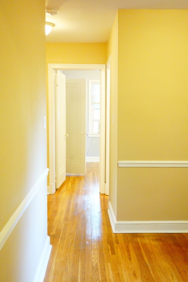 Building Photo - 8409 Greenwood Ave