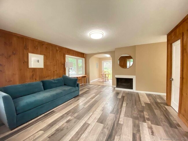 Building Photo - 28 Grove Pl