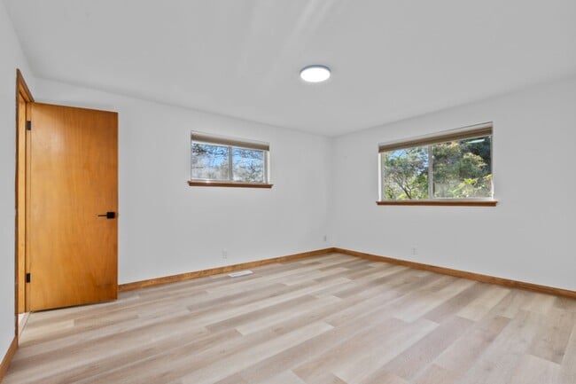 Building Photo - 4Bd/1.75Ba Seattle House