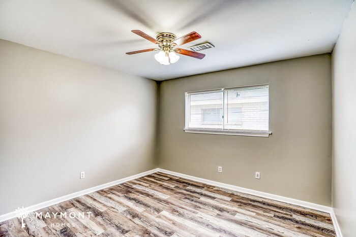 Building Photo - 1303 Bayou Dr