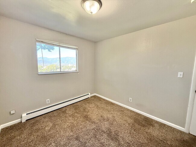 Building Photo - 1059 Westmoreland Rd
