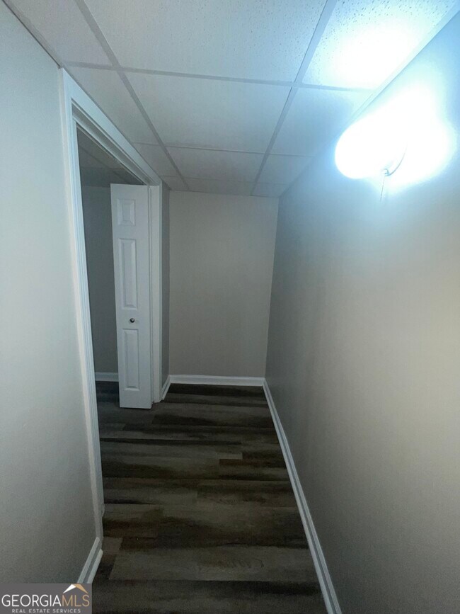 Building Photo - 310 Harris Manor Dr SW
