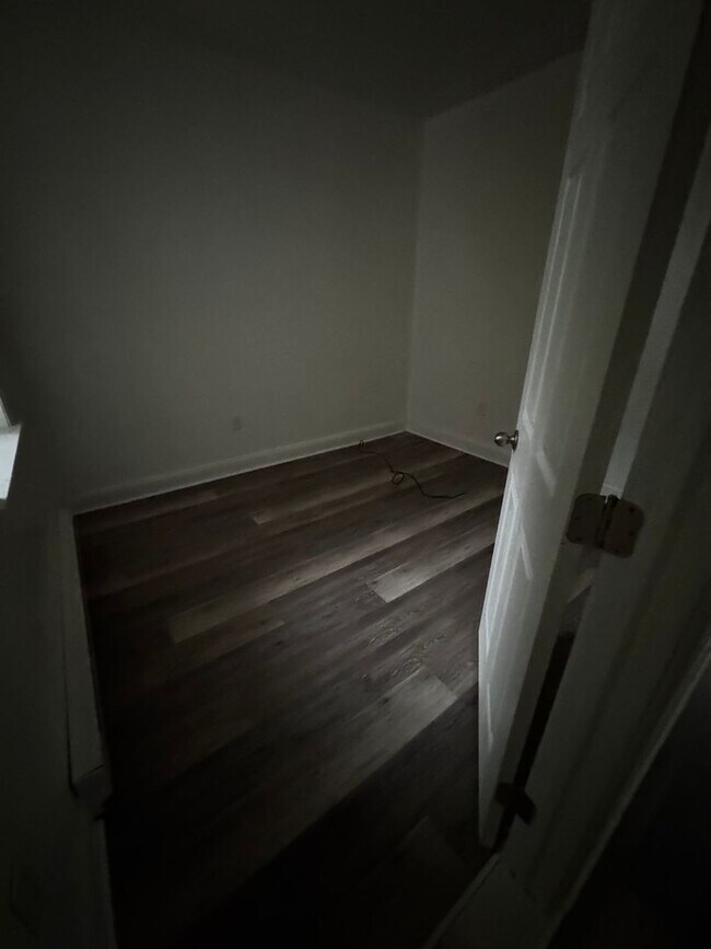 Building Photo - 370 N 10th St