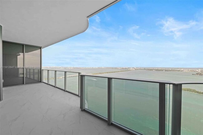 Building Photo - Northeast 24th Street, Miami, FL 33137 - 2 BR 2 BA condo