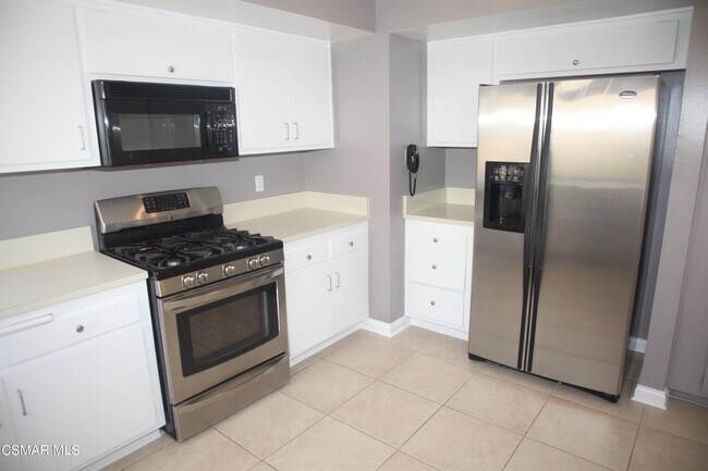 Building Photo - 4518 Henley Ct