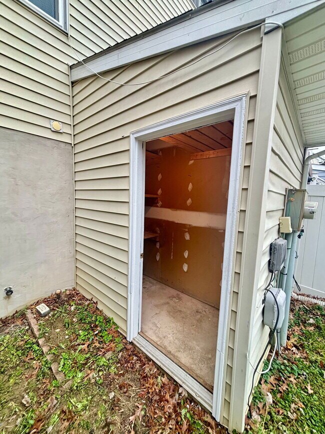 Building Photo - 4 Pheasant Ln