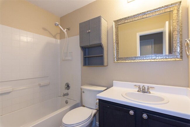 Building Photo - 245 Shale Dr