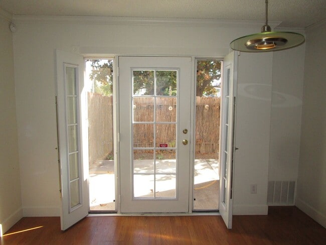 Building Photo - 53 El Basset Ct