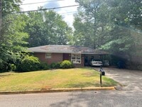 Building Photo - Two Bed Ranch House on Hudson Terrace!!