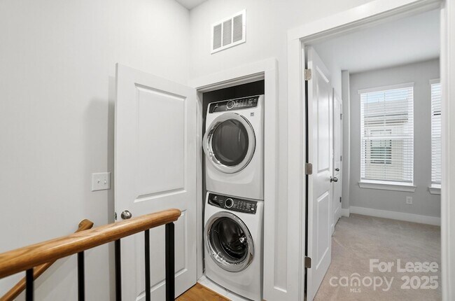 Building Photo - 1312 Nandina St