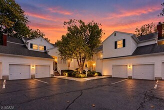 Building Photo - 125 Smithfield Ct