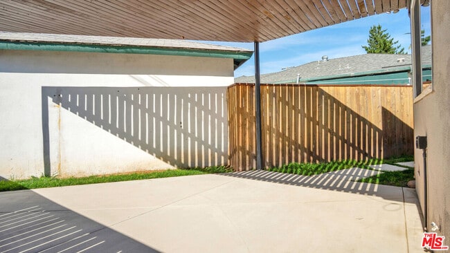 Building Photo - 10422 El Rancho Dr