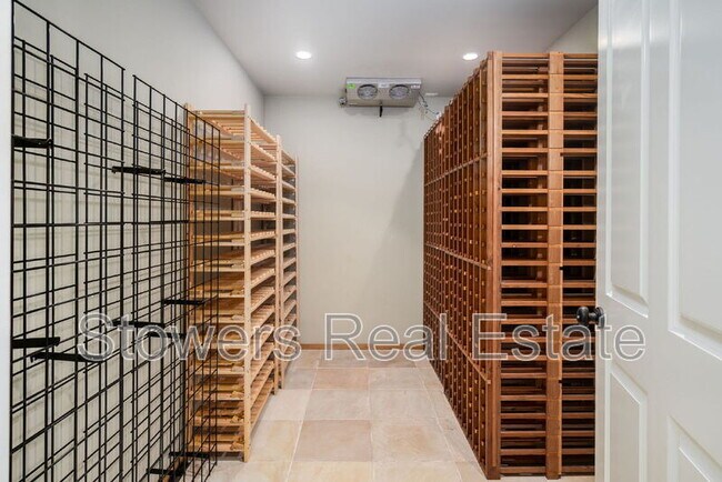 Building Photo - 775 Kirkcrest Rd