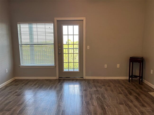 Building Photo - 2320 Gracy Farms Ln