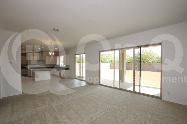 Building Photo - 8717 W Vista Ave