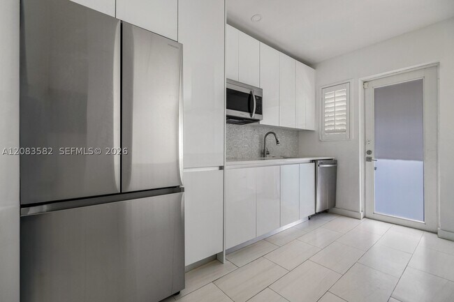 Building Photo - 3909 US-1